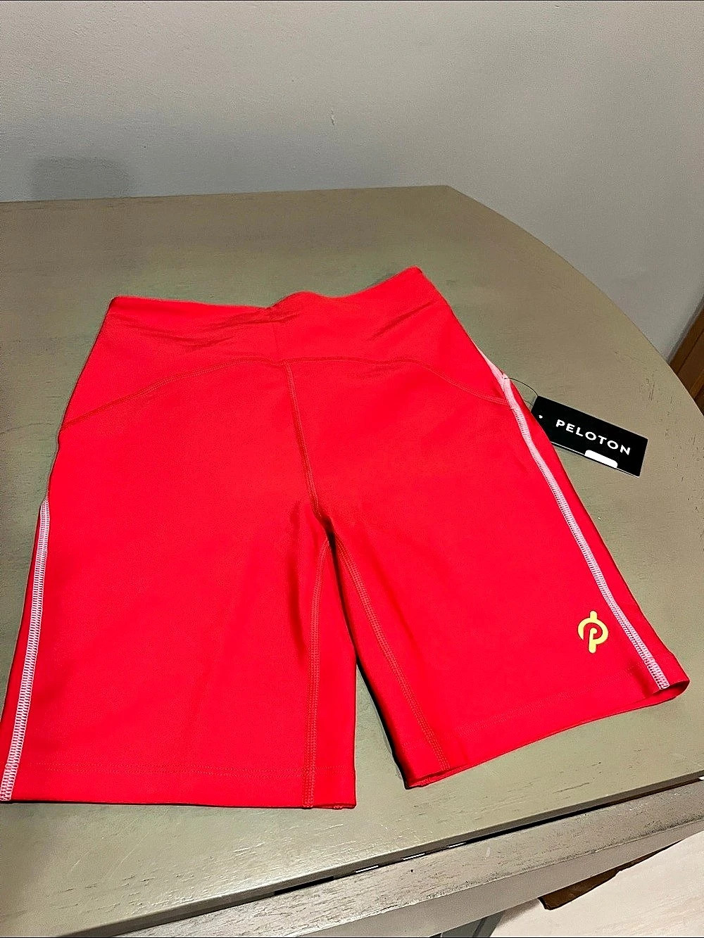 Peloton Endurance Light Pop Stitch Bike/Run Women’s Athletic Shorts Red 7”